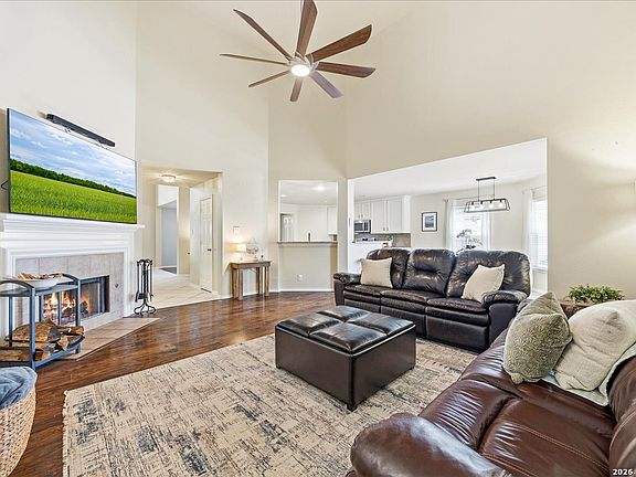 4th image of 2702 Glenbrook Way
