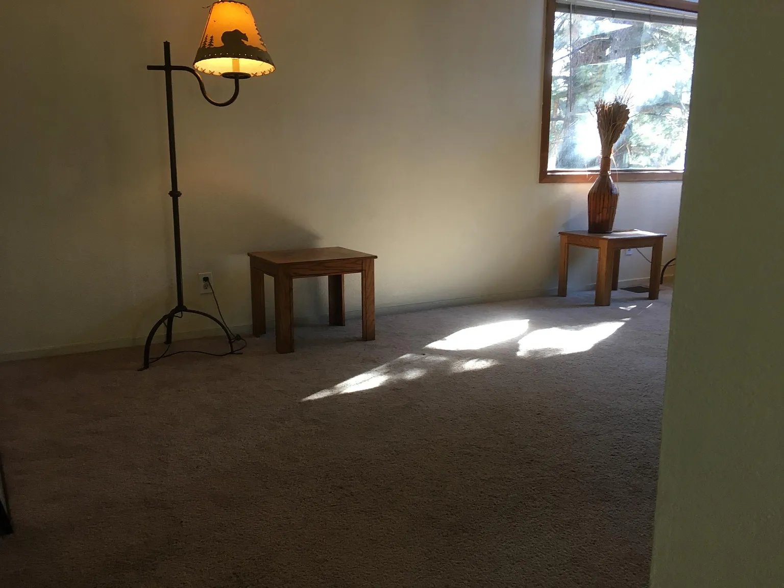 477 Mono St — Photo 2