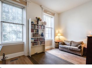 914 Spruce St APT 3, Philadelphia, PA