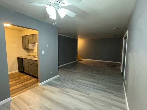 2595 W 61st Pl APT 3B, Merrillville, IN 46410