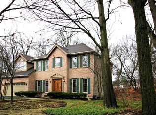 2001 Red Oak Ln, St Charles, IL 60174