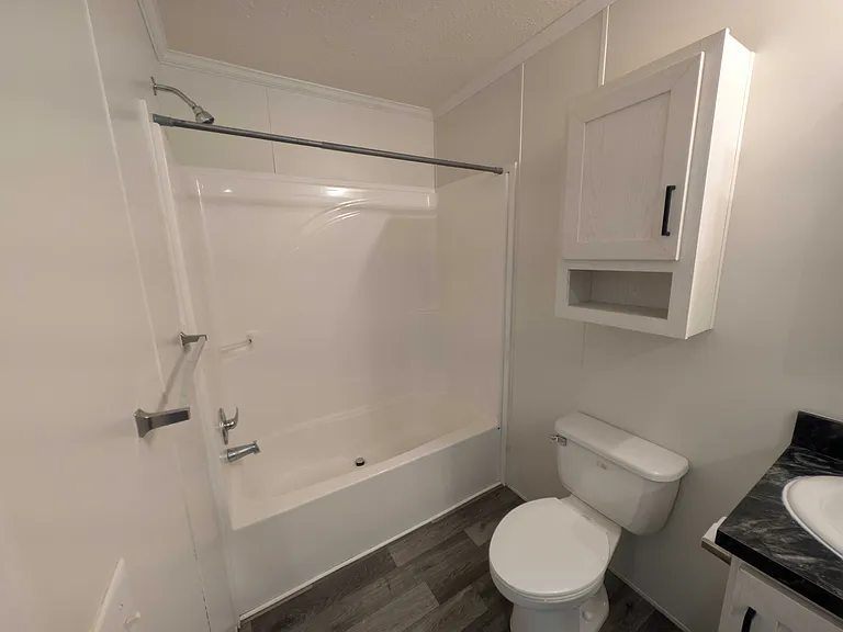 38000 Le Chateau Blvd #402 — Photo 15