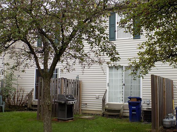 3rd image of 1664 Blackhorse Ln