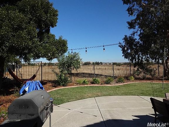 2nd image of 7021 Lyndale Cir