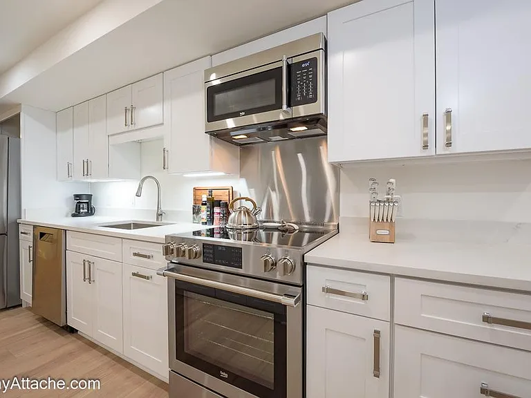1334 Corcoran St NW #B — Photo 3