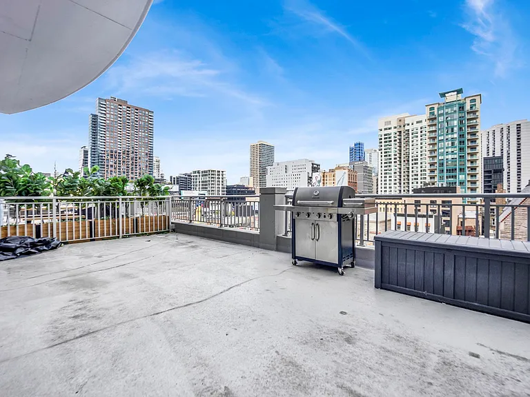 600 N Dearborn St #603 — Photo 19