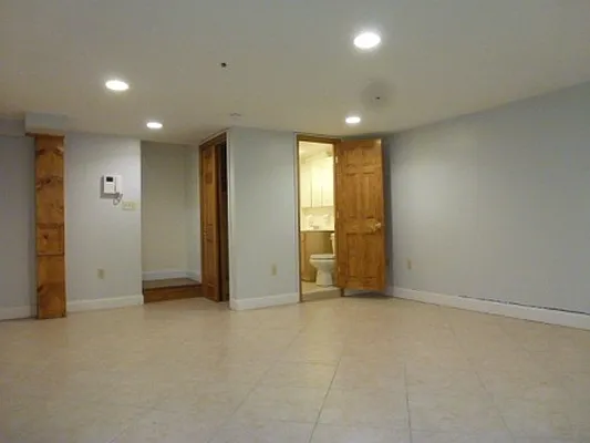 Rented by City Stop Realty | media 33