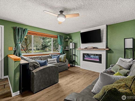 4th image of 9312 Snowberry Circle W