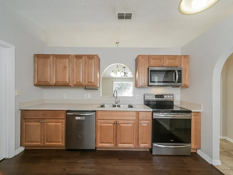 1479 Muir Cir — Photo 9