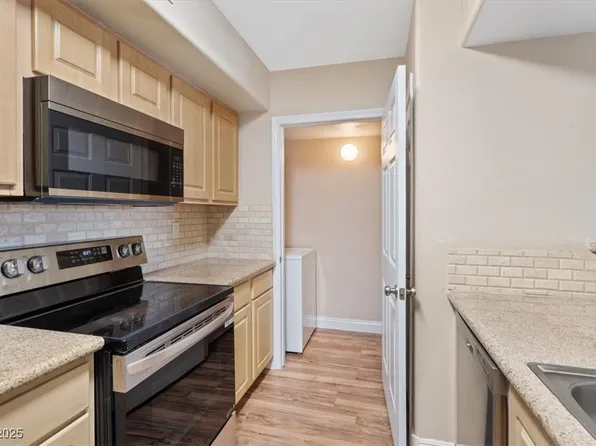 8000 Badura Ave Unit 2130, Las Vegas, NV 89113