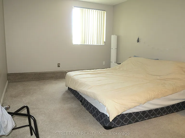 570 Proudfoot Ln #1011 — Photo 15