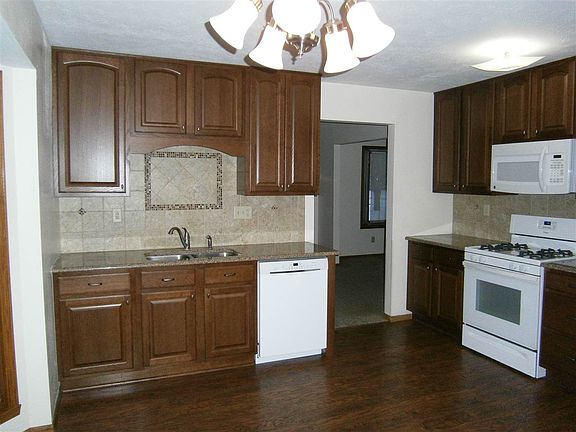 4th image of 637 Strawbridge Dr