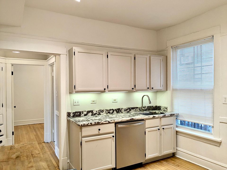 1st image of 951 N Kedzie Ave #2