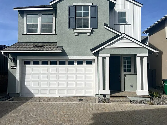 3 bed, 2.5 bath, 1588 sqft, $2,850 — Photo 2
