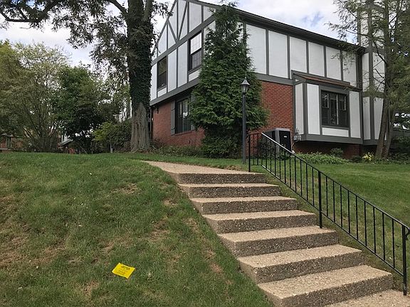 Steps to courtyard