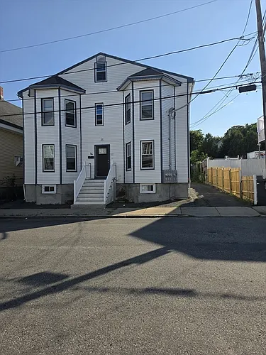 14 Ridgeway St Photo 1