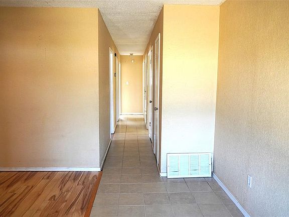5th image of 4804 NW Hoover Ave