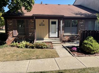 39563 Heatherheath Dr, Clinton Township, MI 48038