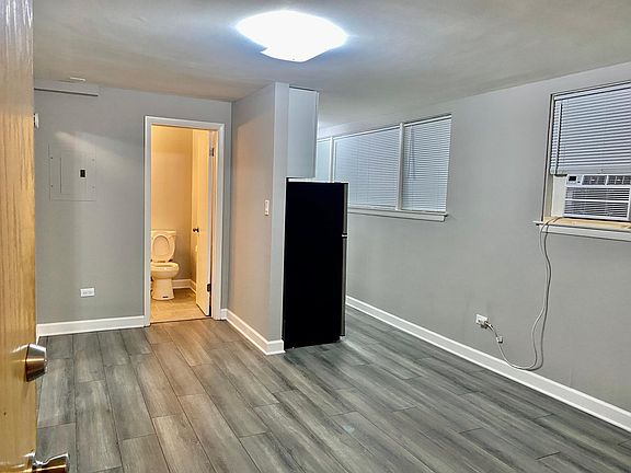 2nd image of 7221 W Dickens Ave