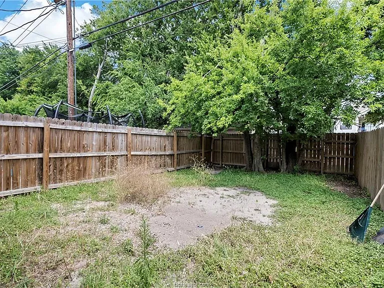 316 Manuel Dr #B — Photo 13