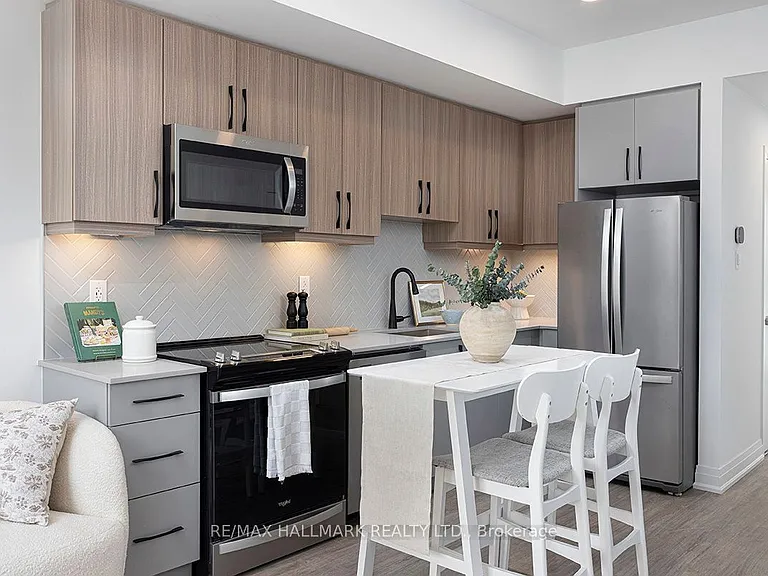 15 Brenthall Ave #6 — Photo 5