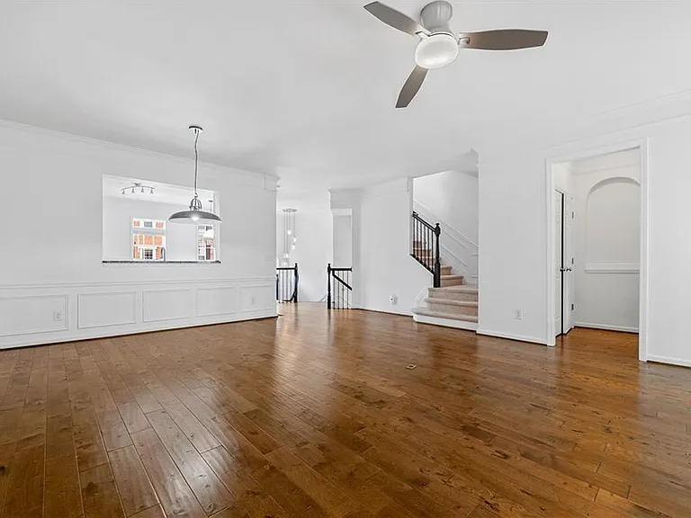 2844 Loftview Sq — Photo 9