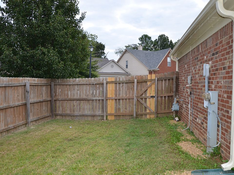 2nd image of 9154 Berry Hollow Dr