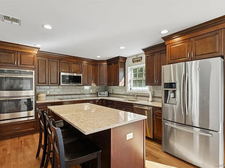 16 Mastro Ct — Photo 10