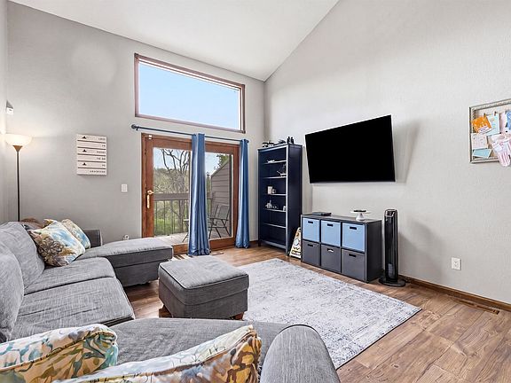 4th image of 827 Stone Ridge Pl