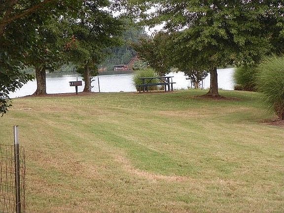 2nd image of 305 Eagles Harbor Dr