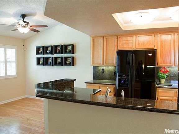 3rd image of 2549 Stoughton Way