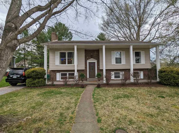 2300 Plymouth St, Blacksburg, VA 24060