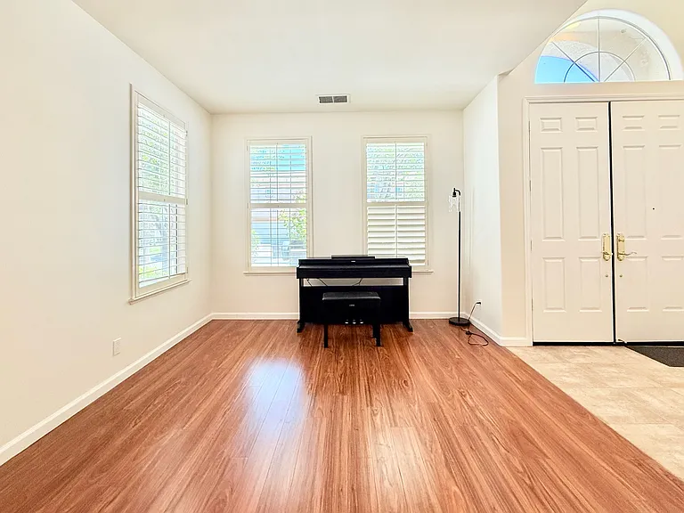 863 Dederick Ct — Photo 8