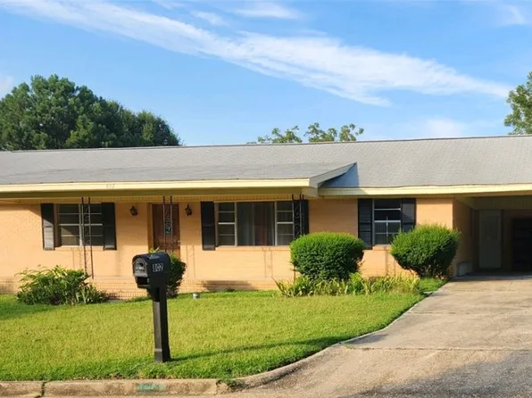 802 N Marable Dr, Tuskegee, AL 36083