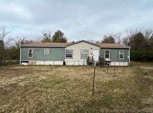 712 SE 7th St, Wagoner, OK 74467