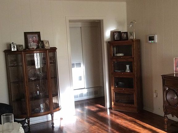 3rd image of 1606 S James Ave