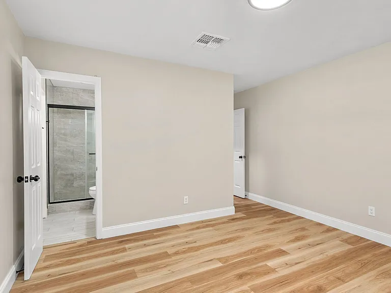 527 Cornwall Rd — Photo 19