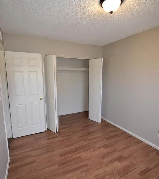 2426 E Waltann Ln — Photo 9