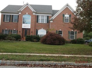 163 Raven Hollow Dr, North Wales, PA 19454