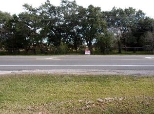 300 W Edgewood Dr, Friendswood, TX 77546