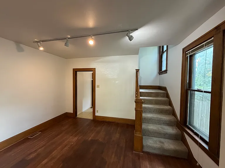 789 Ebner St — Photo 6