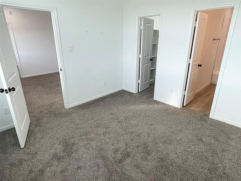 802 W Loop — Photo 14