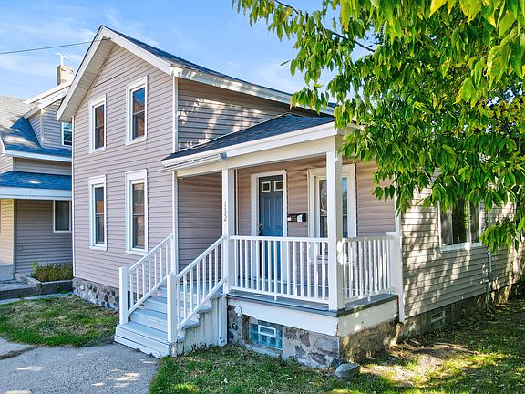2nd image of 132 Diamond Pl SE