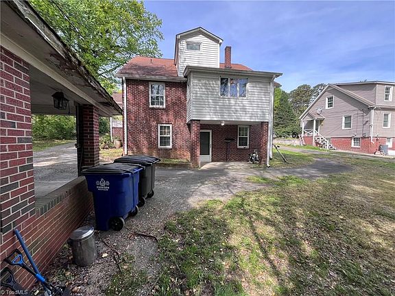 5th image of 3729 S Main St