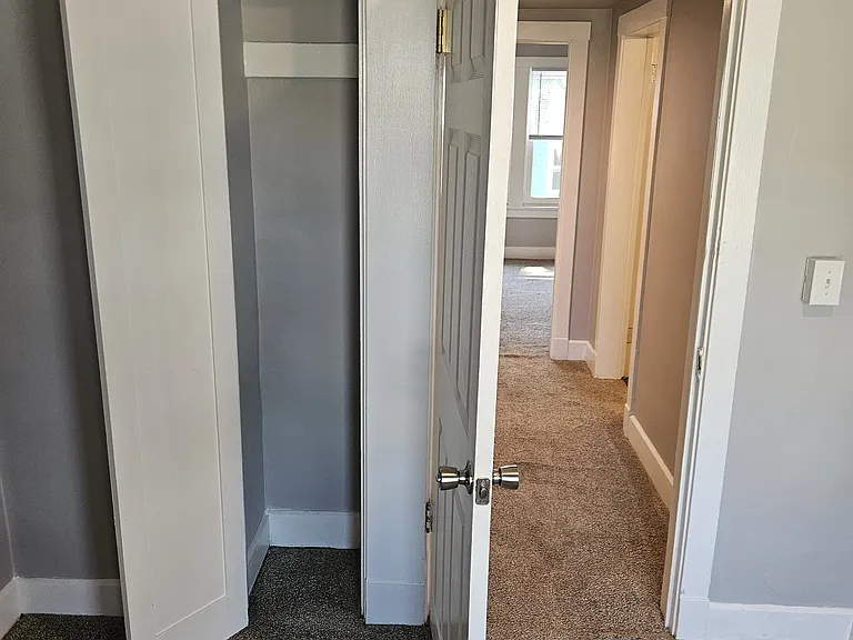 402 S Adams St — Photo 15