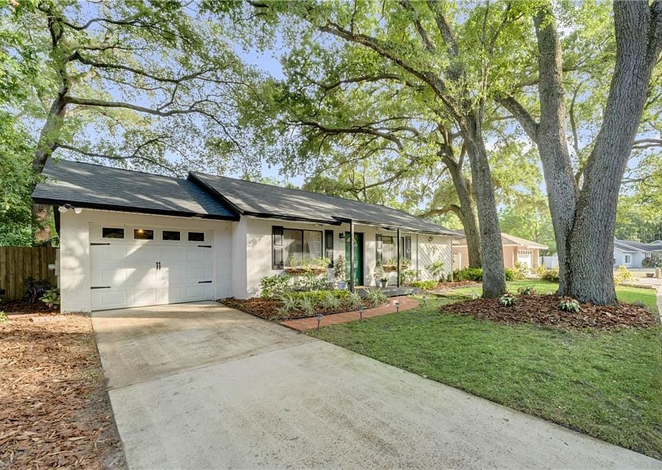 Home For Sale In RIVERSIDE WOODS