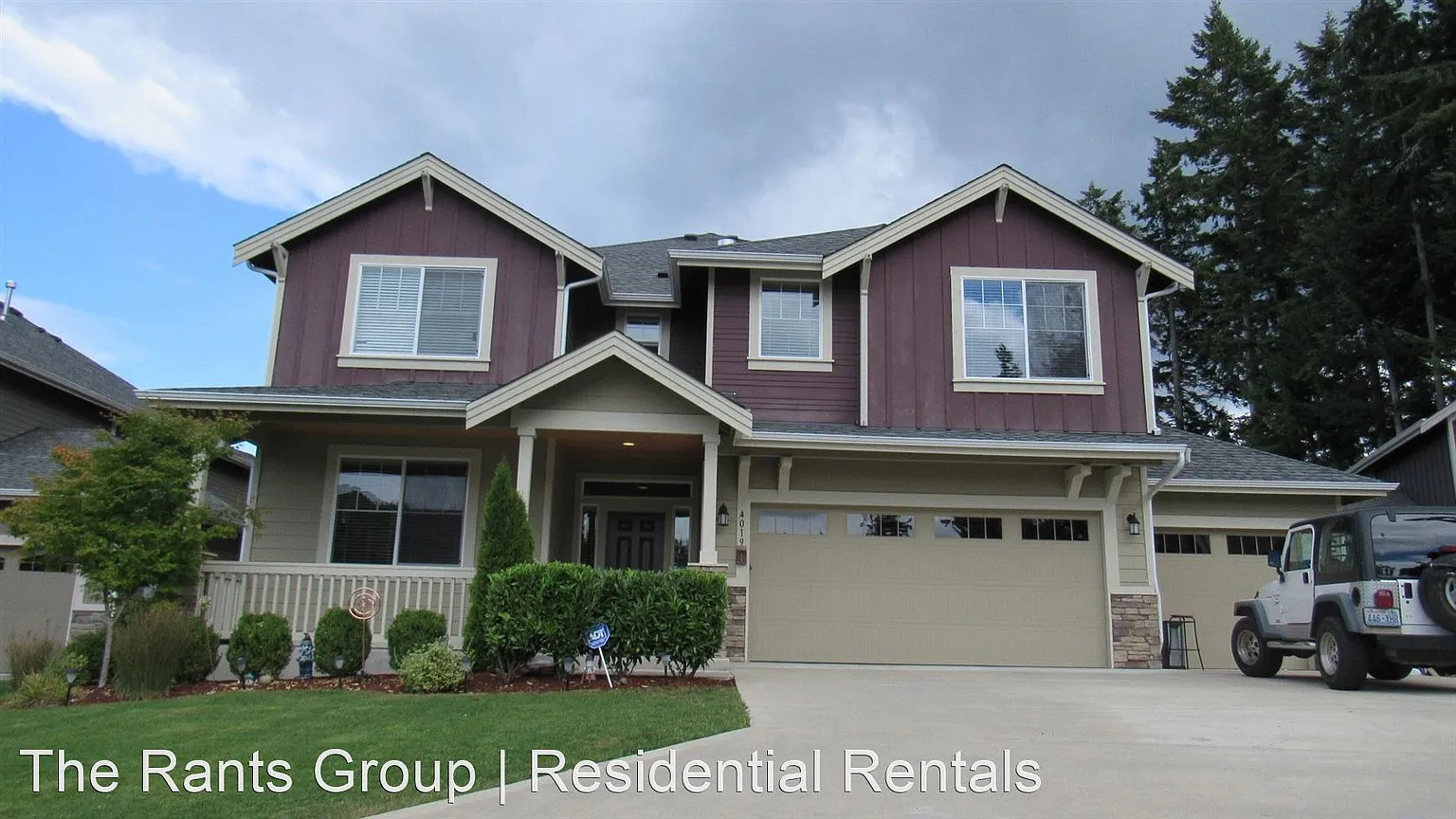 4019 19th Ave NE photo 1