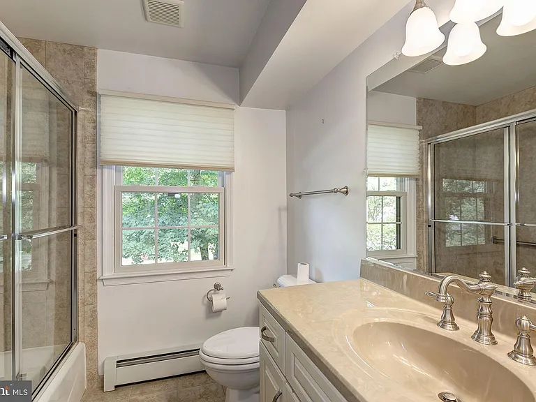 929 Woburn Ct — Photo 23
