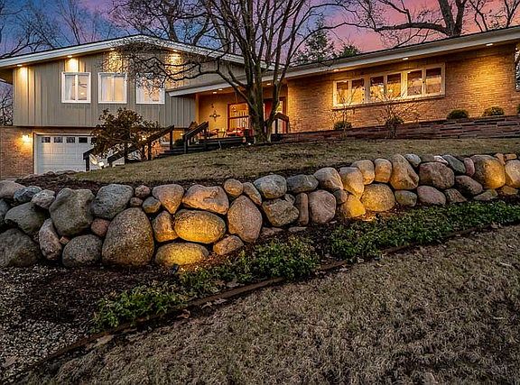4th image of 2027 Birchwood Dr