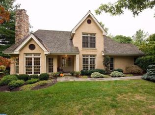 2 Woodford Ln, Malvern, PA 19355
